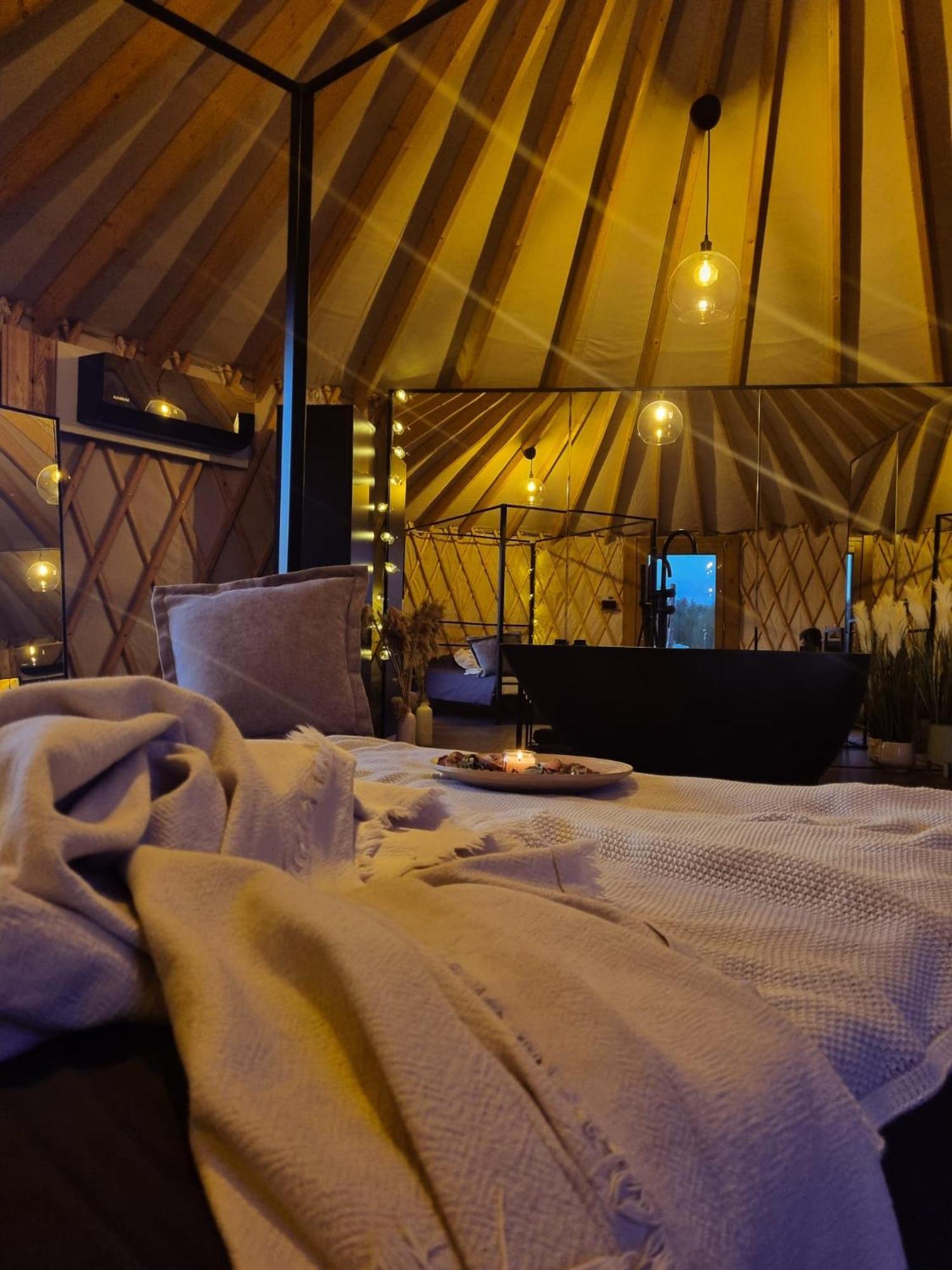 Jurty Glamping Ξενοδοχείο Gostynin Εξωτερικό φωτογραφία